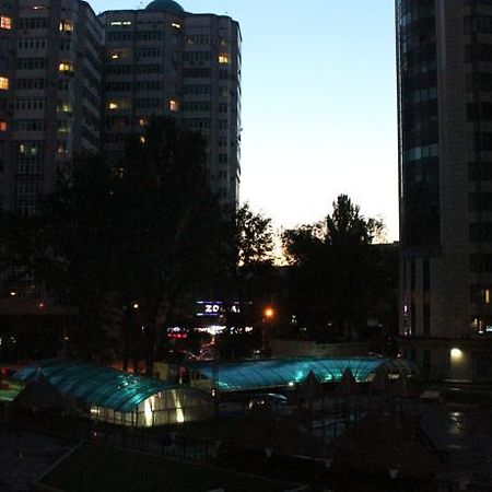 New London Hostel Almaty Exterior photo